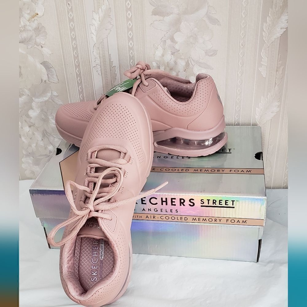 Skechers Uno-2 Air Around You Womens Sneakers NIB, Sz 9.5